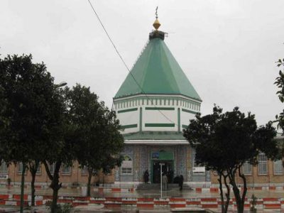 بقاع متبرکه پناهگاه معنوی مردم در روزهای بحران